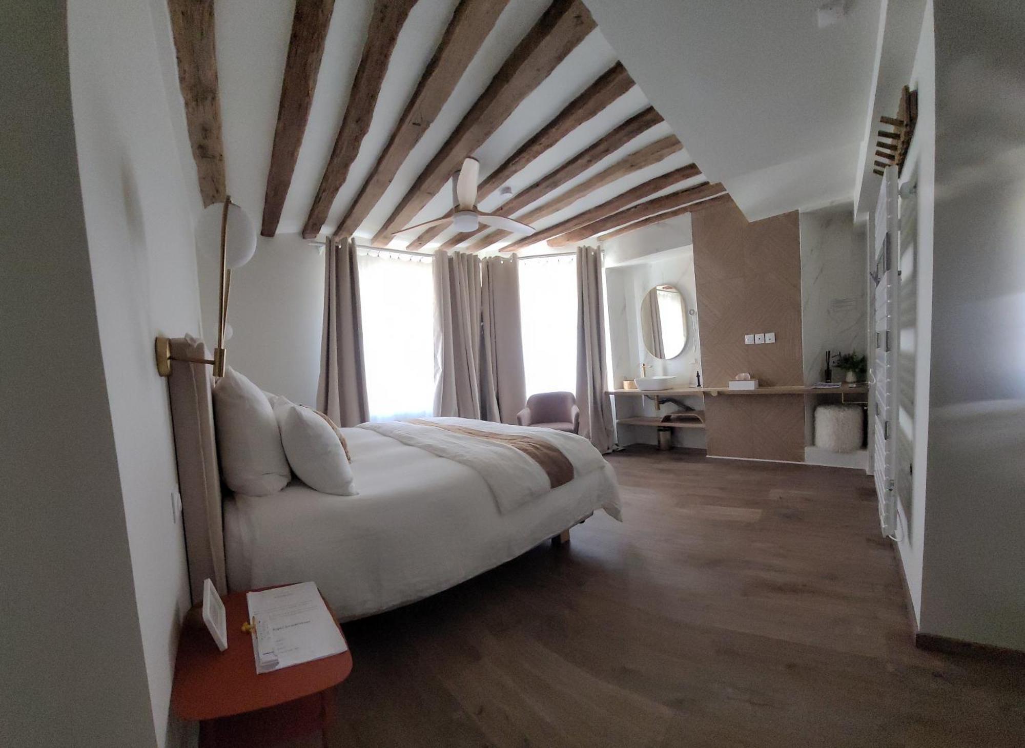 Tresors De Sens Bed and Breakfast Exteriör bild