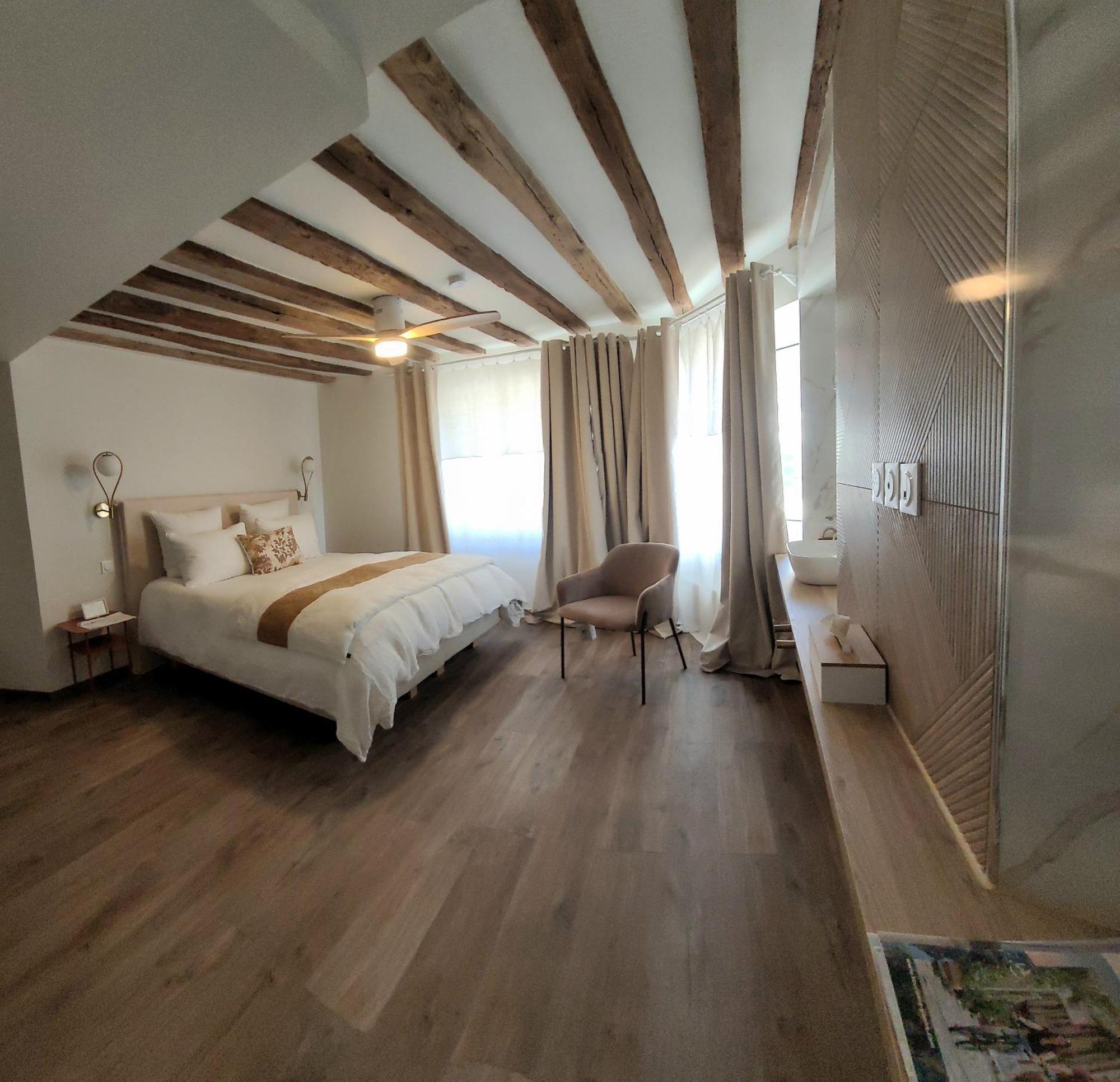 Tresors De Sens Bed and Breakfast Exteriör bild