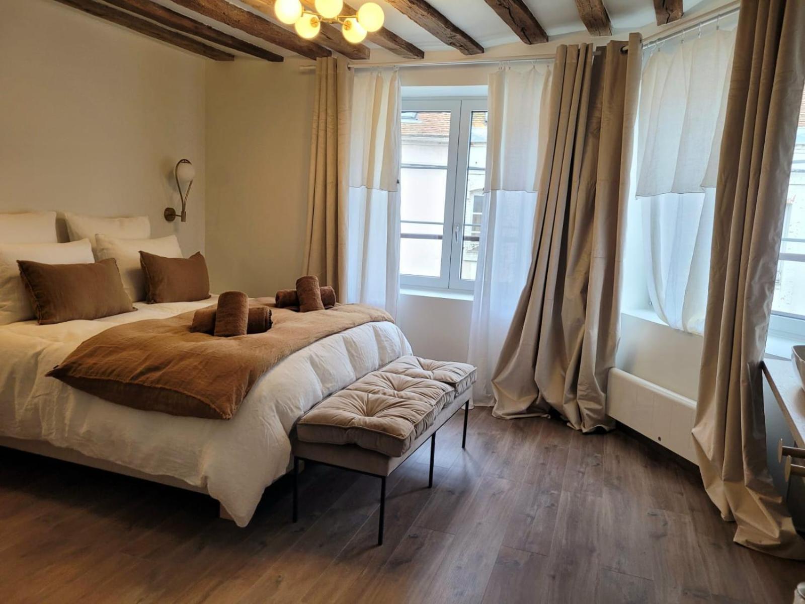 Tresors De Sens Bed and Breakfast Exteriör bild